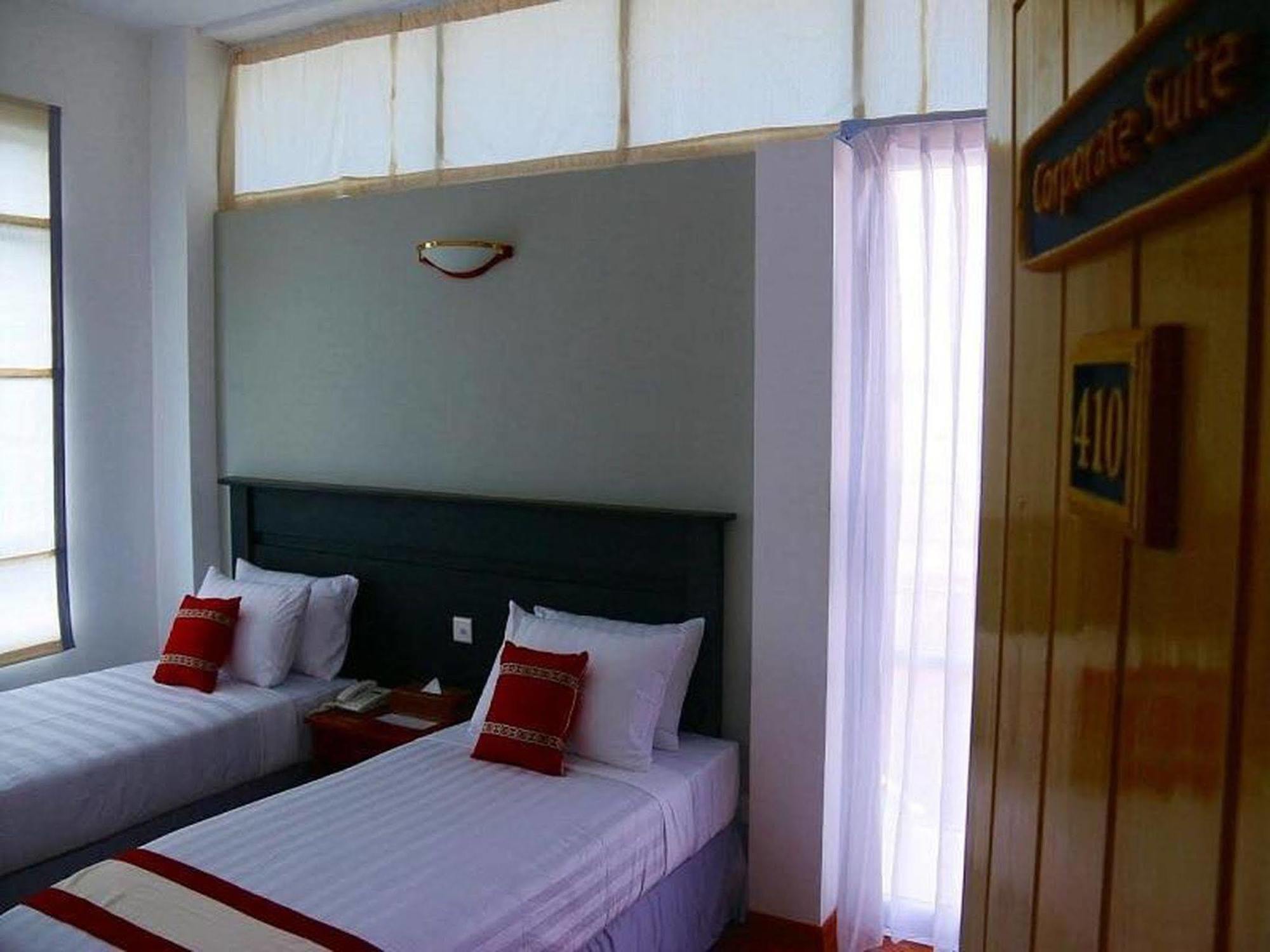 Golden Guest Hotel Dawei Exterior photo